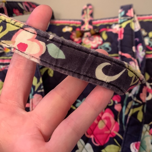 Vera Bradley Tote **Retired Print** - Picture 4 of 6